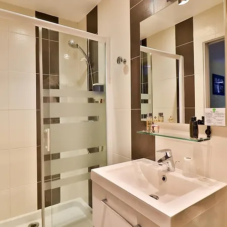 Otel La Tuiliere 3*
